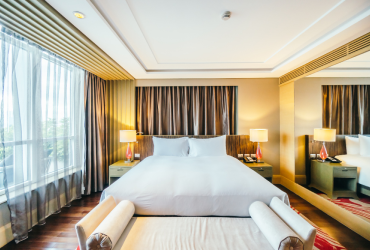 Loty is booking a hotel room